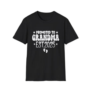 Soon to Be Grandma 2025 Promoted to Grandma Est 2025 Unisex Shirt