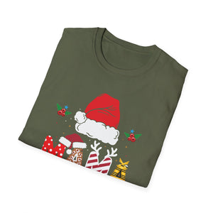 Mama Claus Christmas T-Shirt — Festive Santa Hat Holiday Tee for Moms