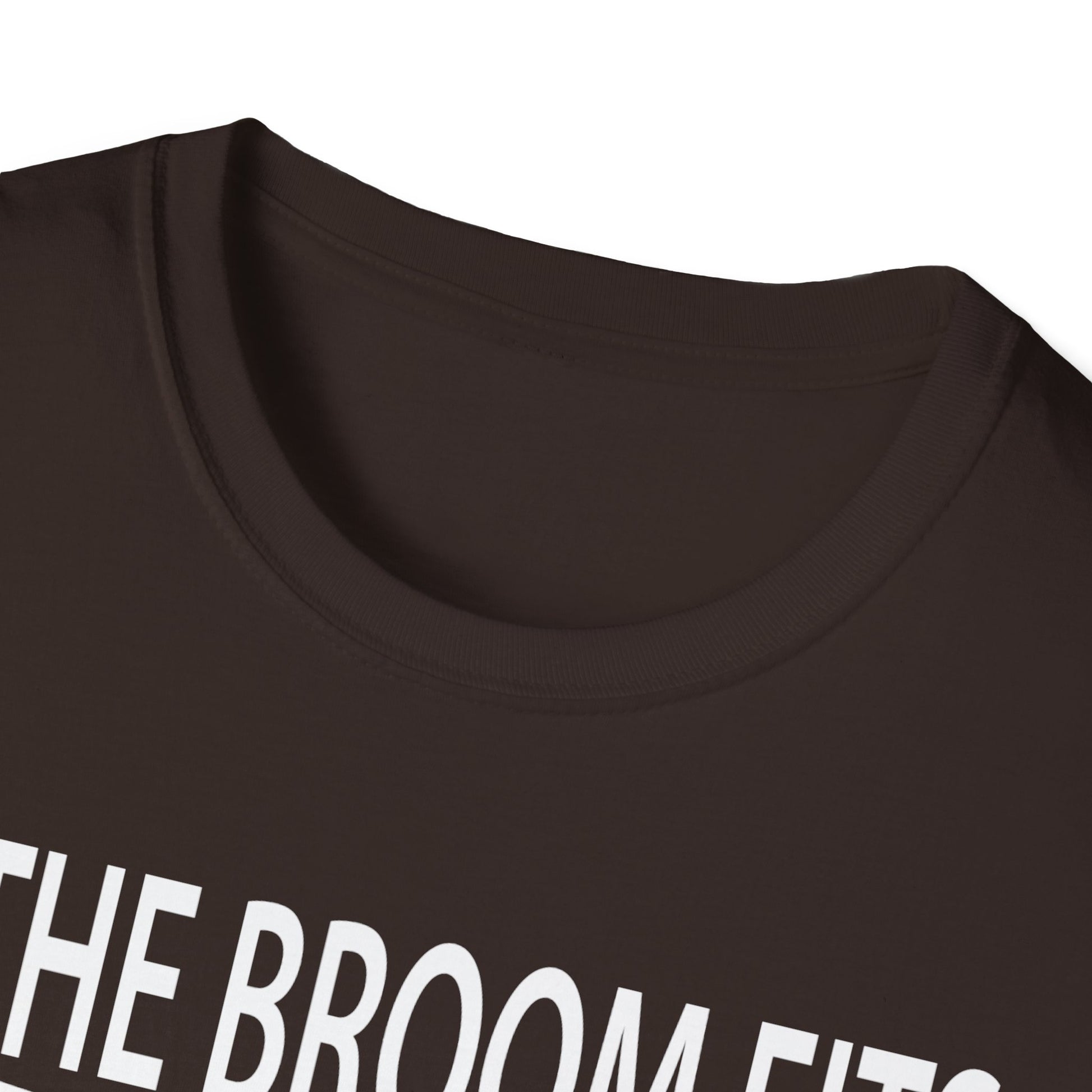 If The Broom Fits Ride It Halloween Outfit - Halloween Witch Tee Unisex Softstyle T-Shirt