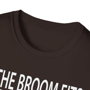 If The Broom Fits Ride It Halloween Outfit - Halloween Witch Tee Unisex Softstyle T-Shirt